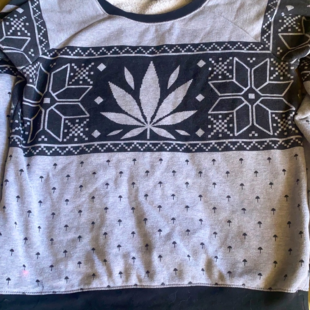 Lrg Christmas crewneck